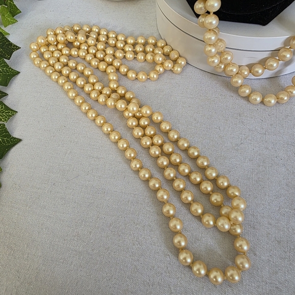 Two Vintage Pearl Necklaces - Picture 3 of 14